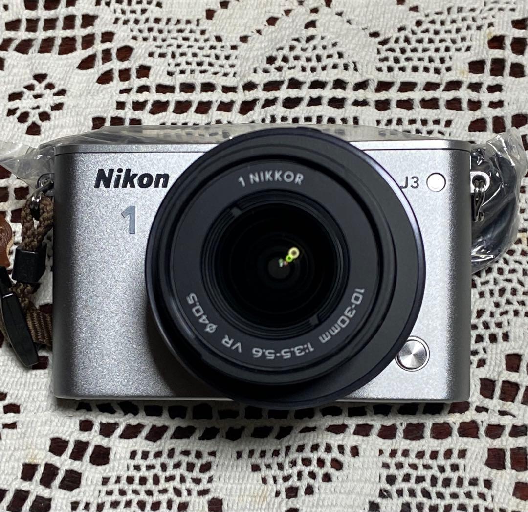 Nikon 1 J3 ミラーレスカメラ シルバーカメラケース付き