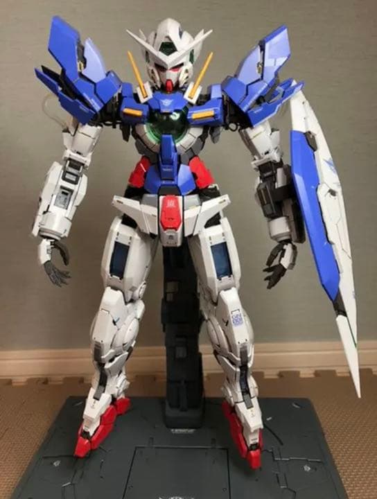 PG エクシア　完成品　無塗装