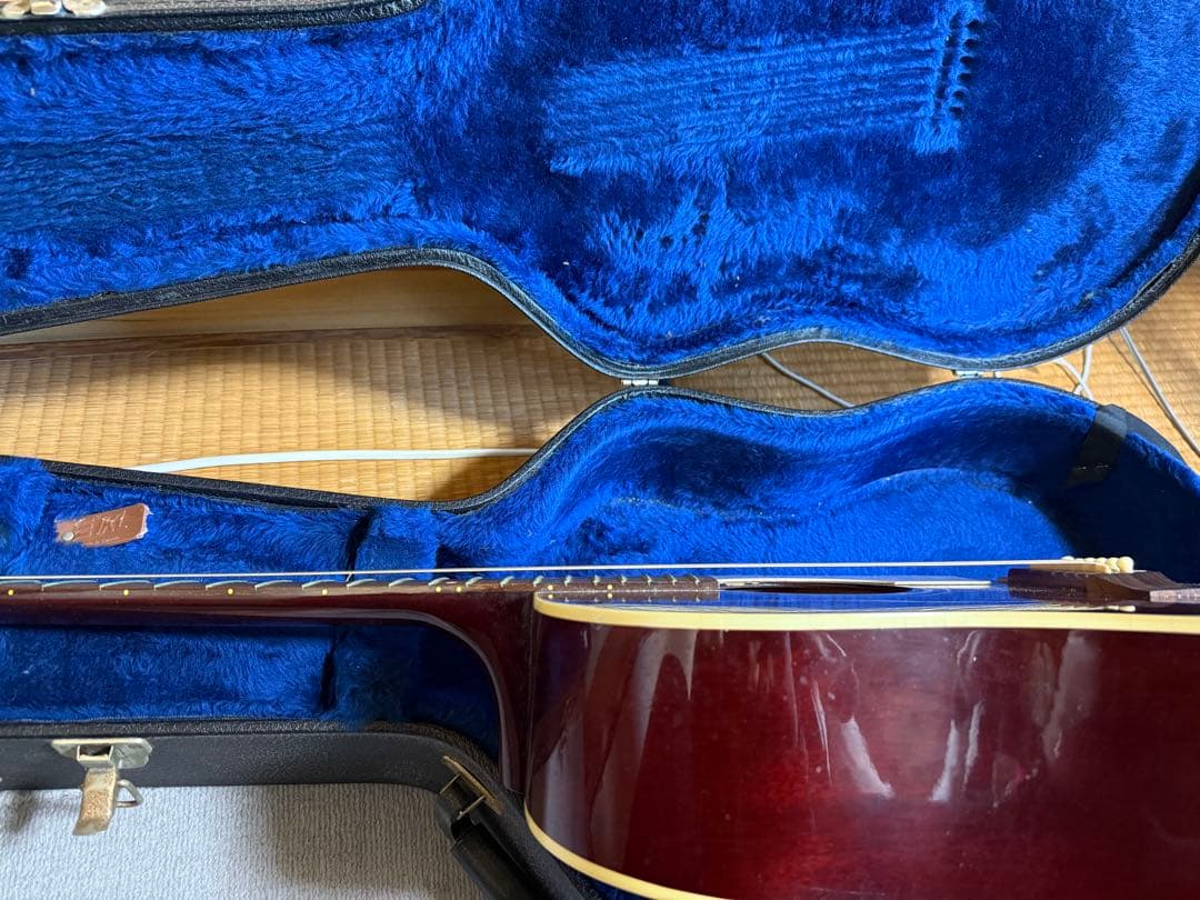 GibsonJ-45 ワインレッド　ハードケース付