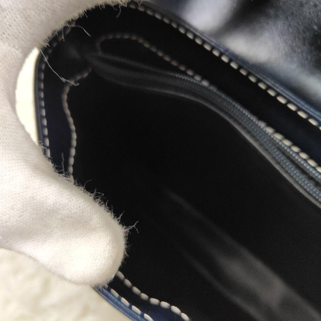 本日限定価格　イブサンローラン Yカット 型抜き ショルダーバッグ 肩掛け