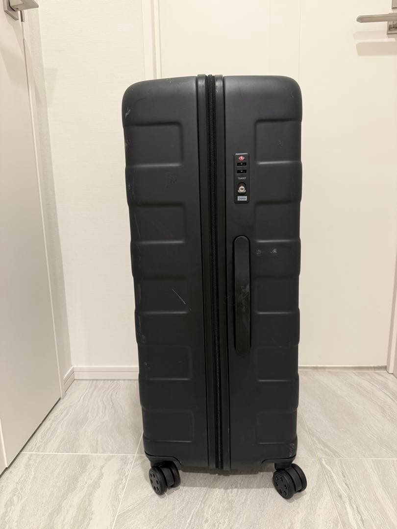 無印良品　バーを自由に調節できる　ハードキャリーケース（１０５Ｌ）②