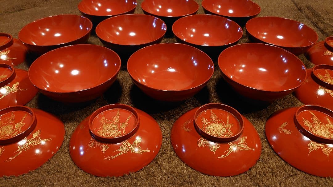 輪島塗　金蒔絵　蒔絵　沈金　華蝶の図　蓋椀　１０客