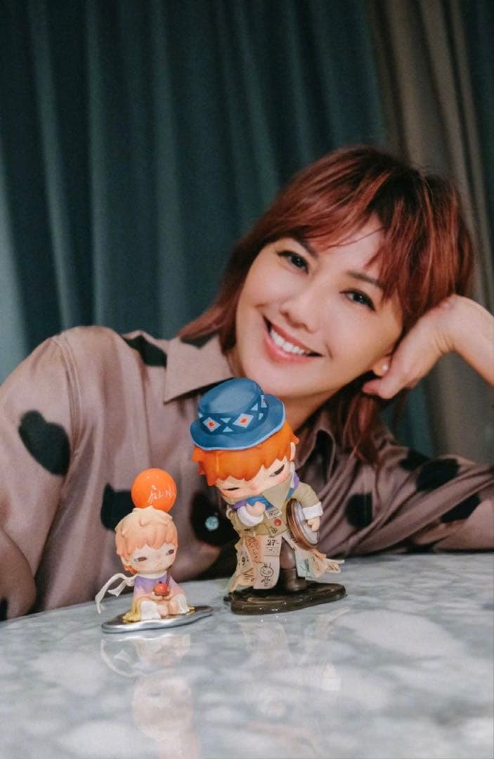 新品Hirono × Stefanie Sun AUT NIHILO フィギュア