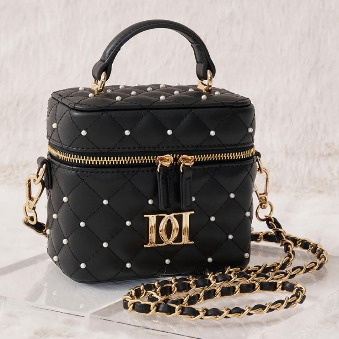 Darich 【ゴールドパーツ】キルティングパールスクエアミニバッグ BLK