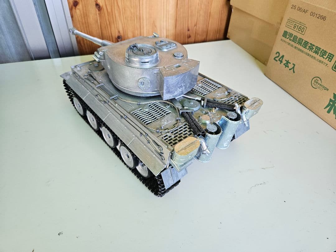 新品1/16フルメタル　タイガー 戦車 ラジコン　展示品