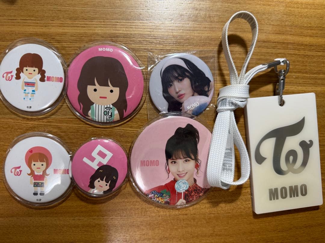 TWICE モモ 痛バ まとめ売り 缶バッジ misamo トレカ モブリー