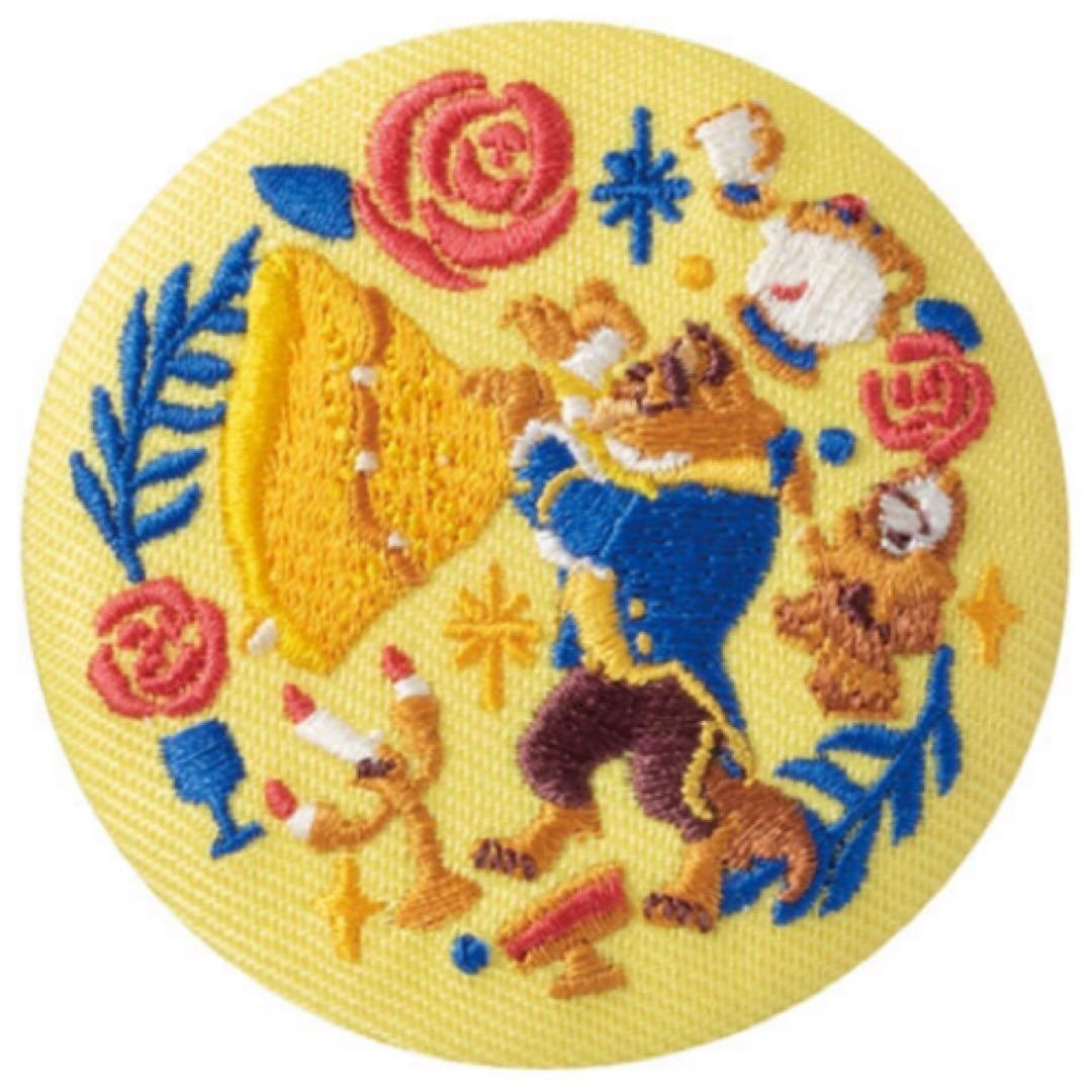 新品★Disney Characters【美女と野獣】刺繍缶バッジ★ビスケット2