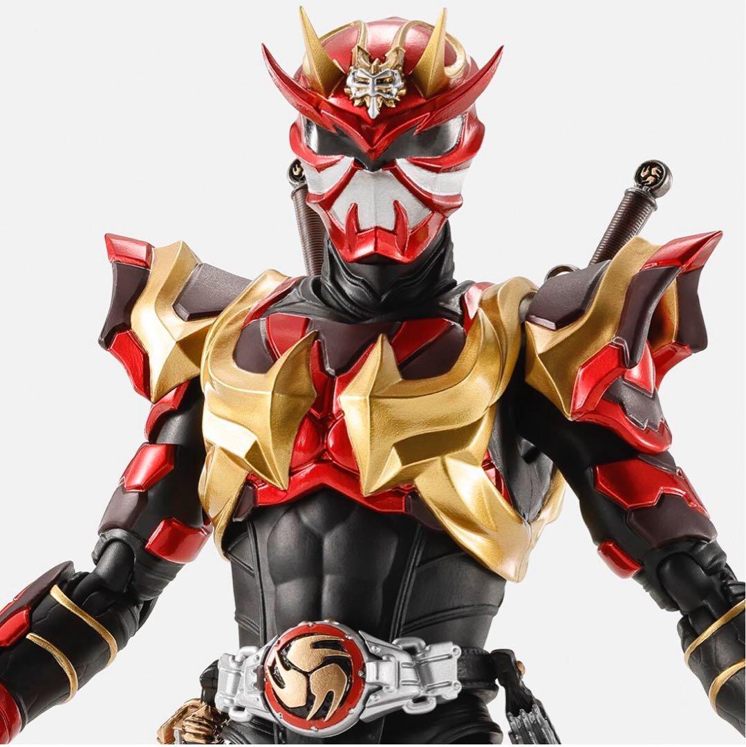 【新品未開封】フィギュアーツ 真骨彫 仮面ライダー装甲響鬼　輸送箱伝票跡無し