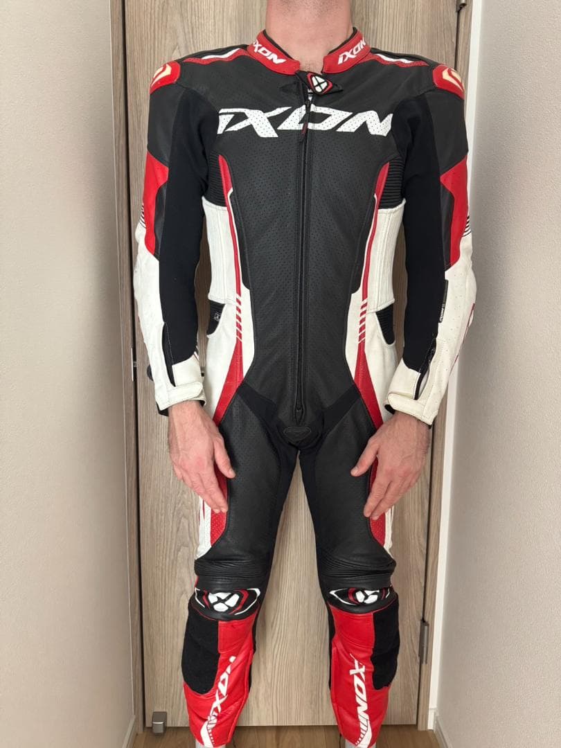 Ixon Vortex 2 1ピースオートバイレザースーツ