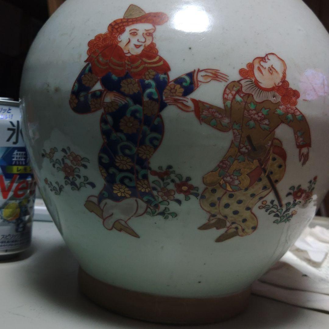 陶器の花瓶 2人の女性と帆船の絵