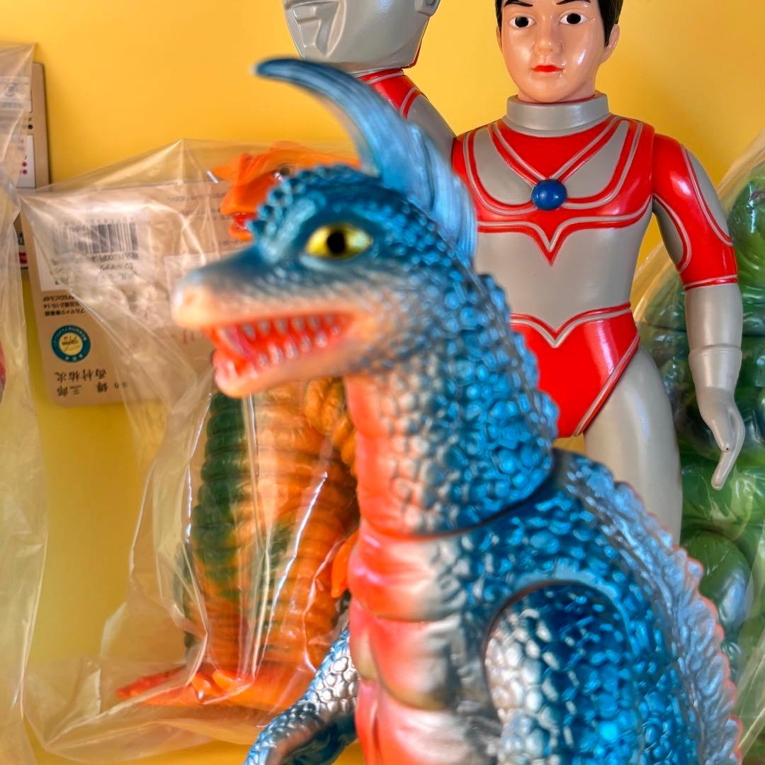 ゆ*ん様 ブルマァクの怪獣シリーズ★アーストロン Gカラー 帰ってきたウルトラマ