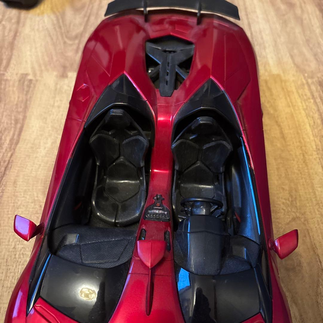 Lamborghini Aventador 1/18 レッド