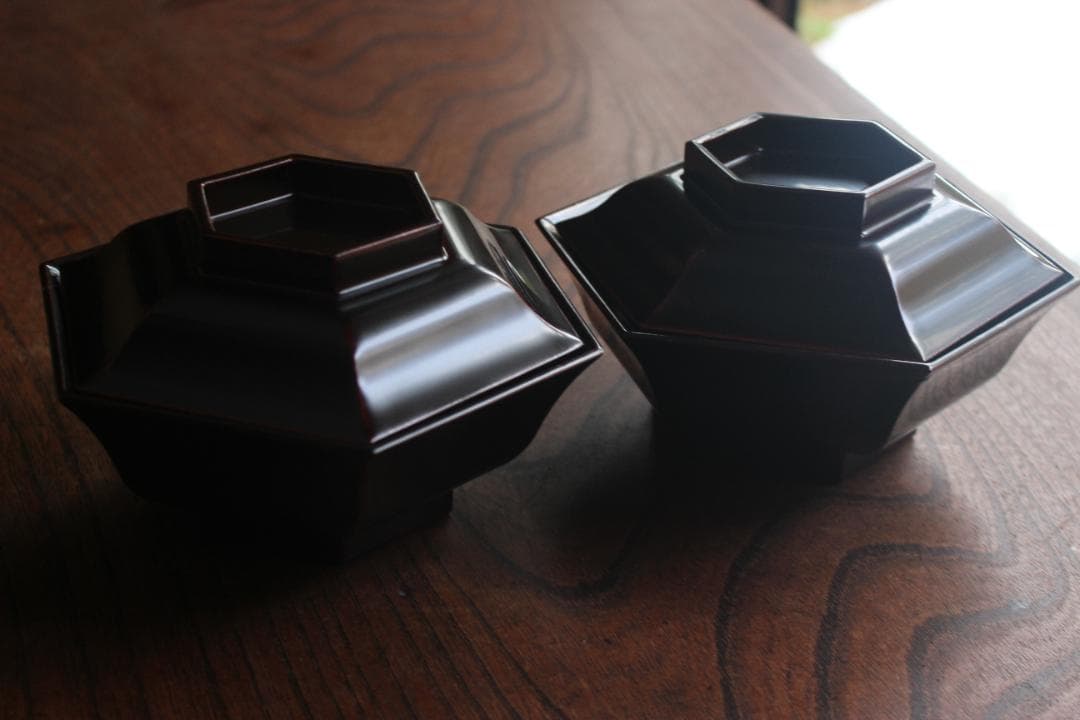 時代逸品！めずらしい六角デザインに極上溜塗の映える煮物椀2点（検輪島塗雑煮椀