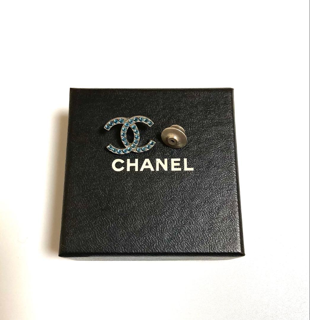 CHANELココマーク ピンブローチ ピンバッチ ブルーラインストーン シルバー