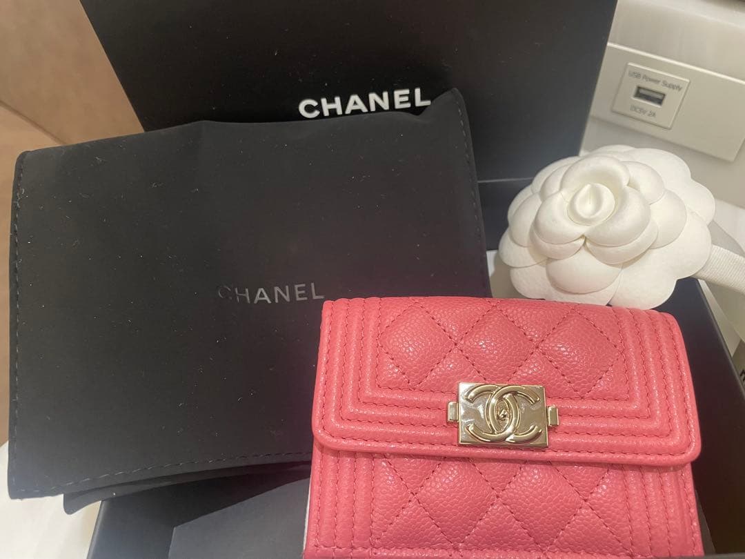 CHANEL ボーイシャネル 三つ折り財布 ピンク