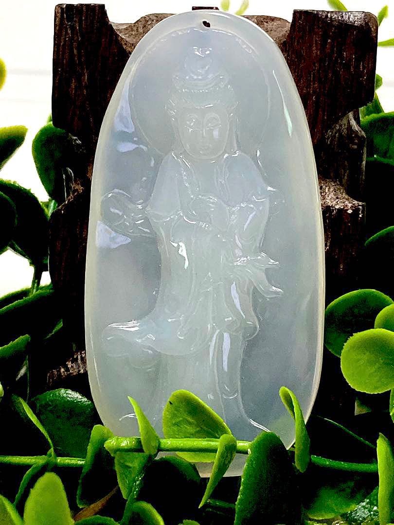夢幻品質　秘蔵放出　神の力を授かった伝説の秘宝　古代天然白瑪瑙の観音神玉珮