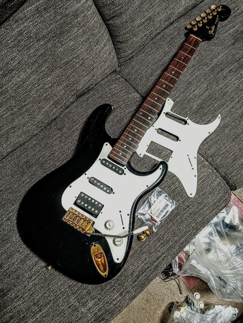 FenderSTMミディアムスケール ネック調整フレット擦合済 変えピックガード