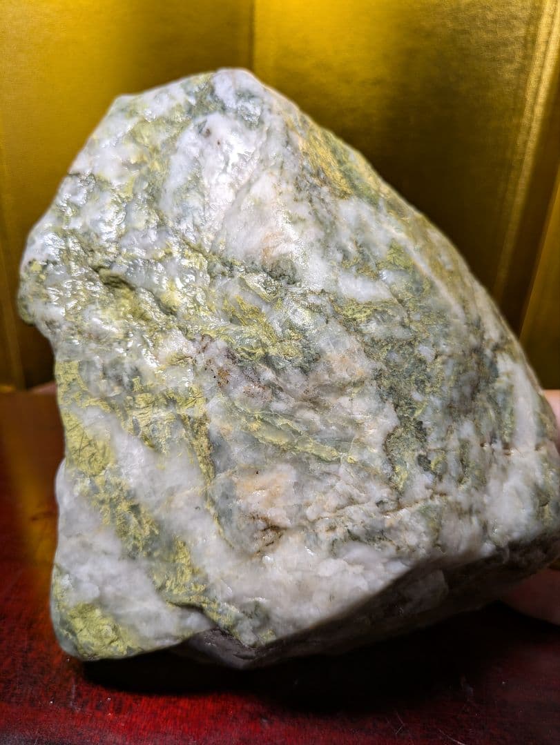 原石 2.4kg 石英の一種？天然石 鑑賞石 希少 レア品