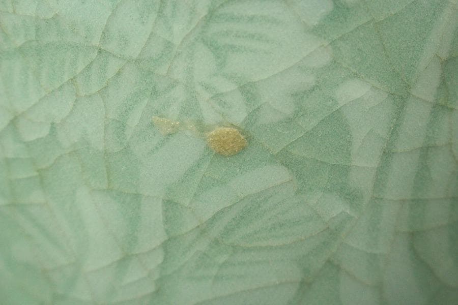 作家物 波山作 青磁草花紋 花瓶 共箱(ZE611)