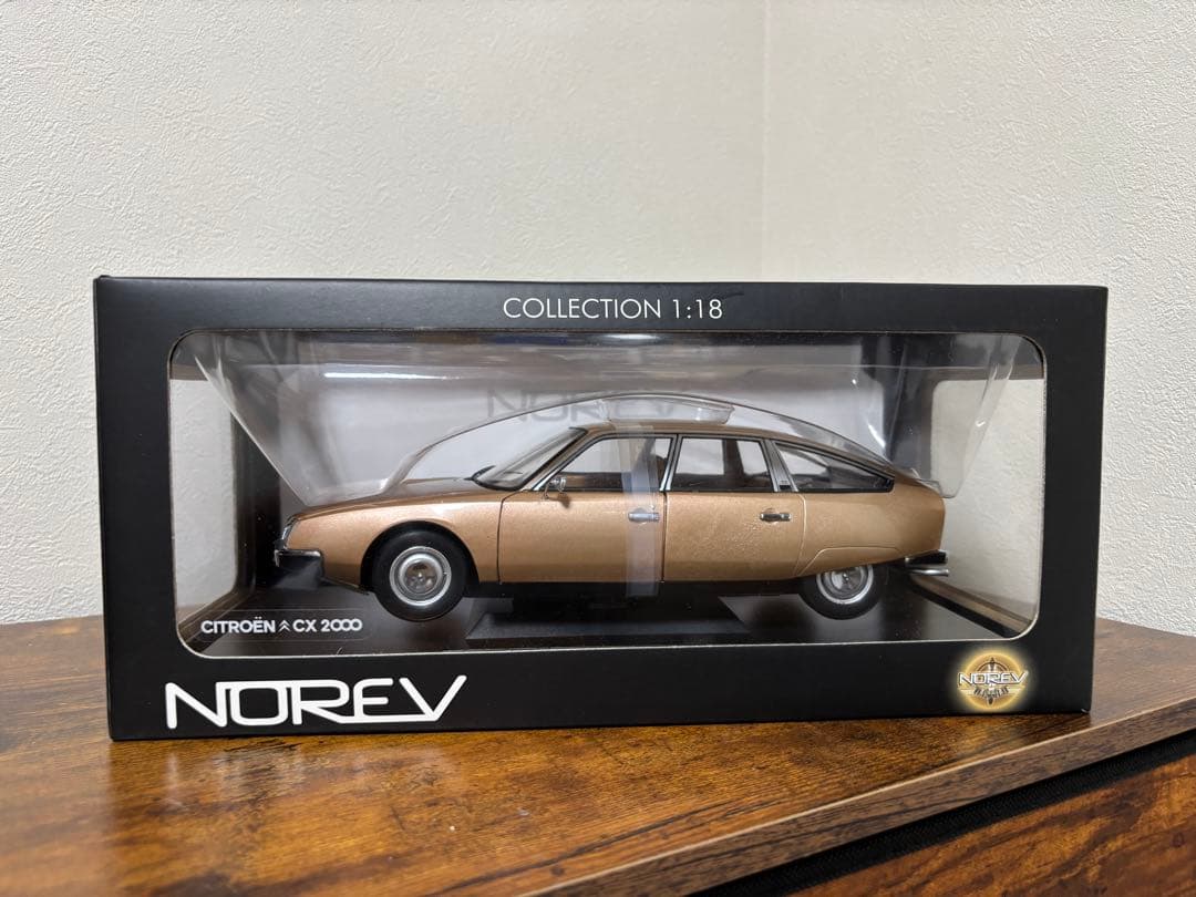 ノレブ　シトロエンCX2000 1/18 ミニカー