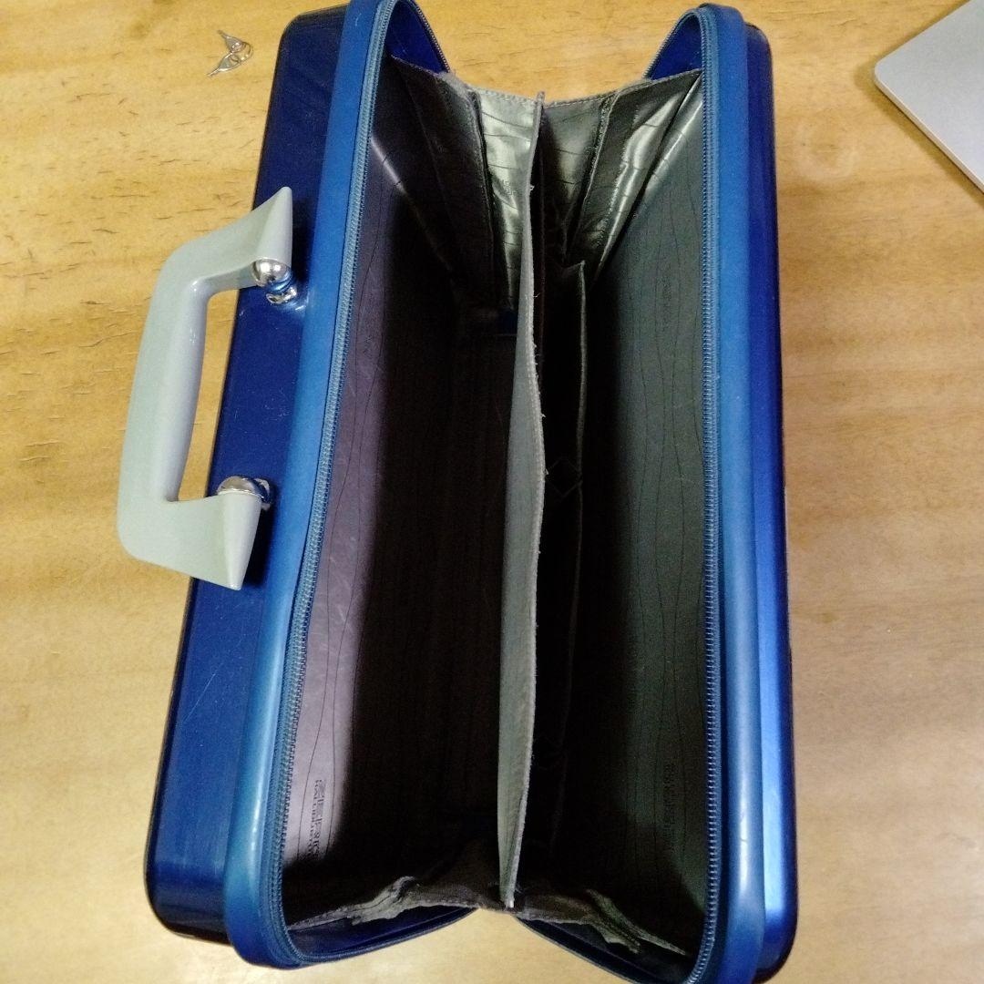 ゼロハリバートン　ポリカーボネート　青　ZEEO HALLIBURTON