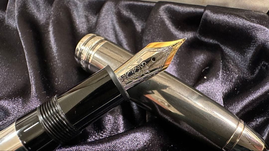 モンブラン万年筆 M 18K美品 箱付